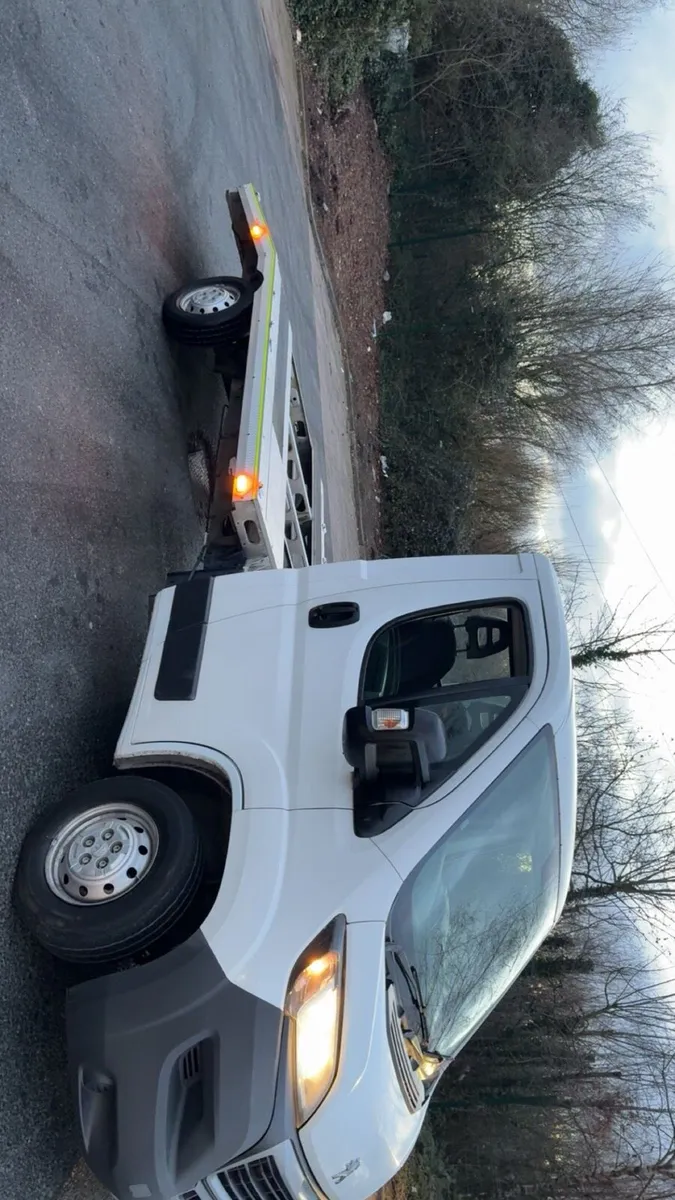 €4950 Peugeot boxer recovery truck - Image 1