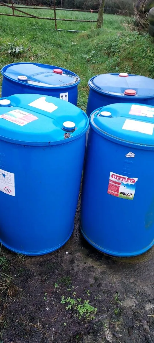 200 litre drums