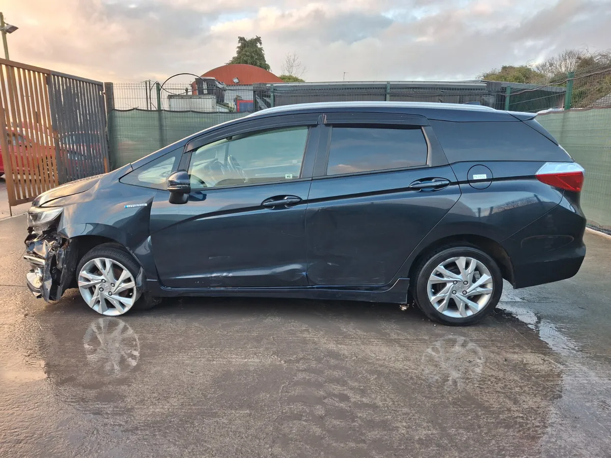 2017 Honda Shuttle Hybrid Automatic - Image 4