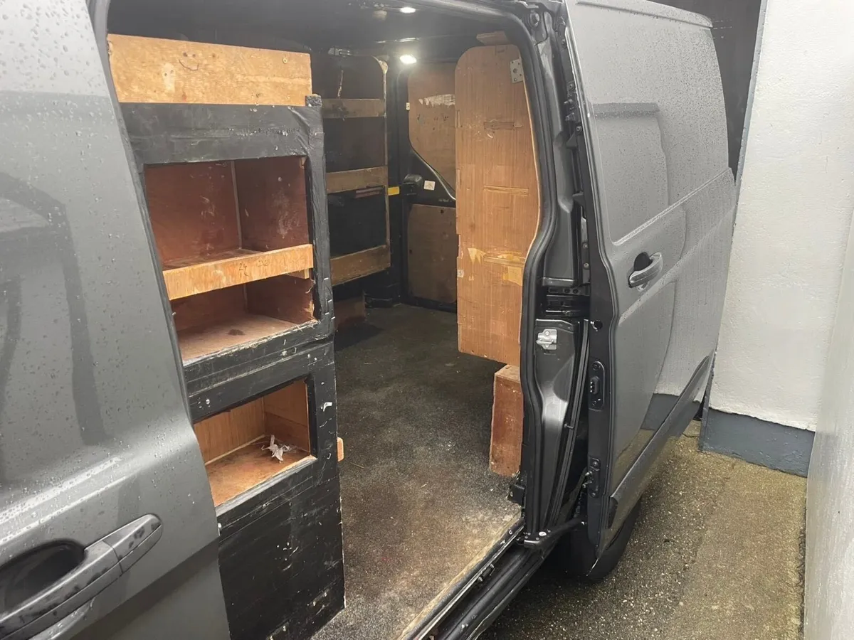 Ford Transit Custom - Image 4
