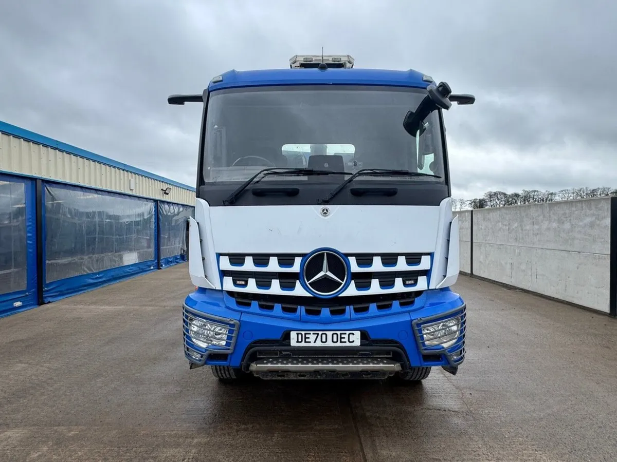 MERCEDES AROCS EURO6 32 TON 8x4 AUTOMATIC TIPPER - Image 3