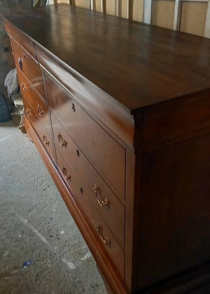 Dresser - Image 3
