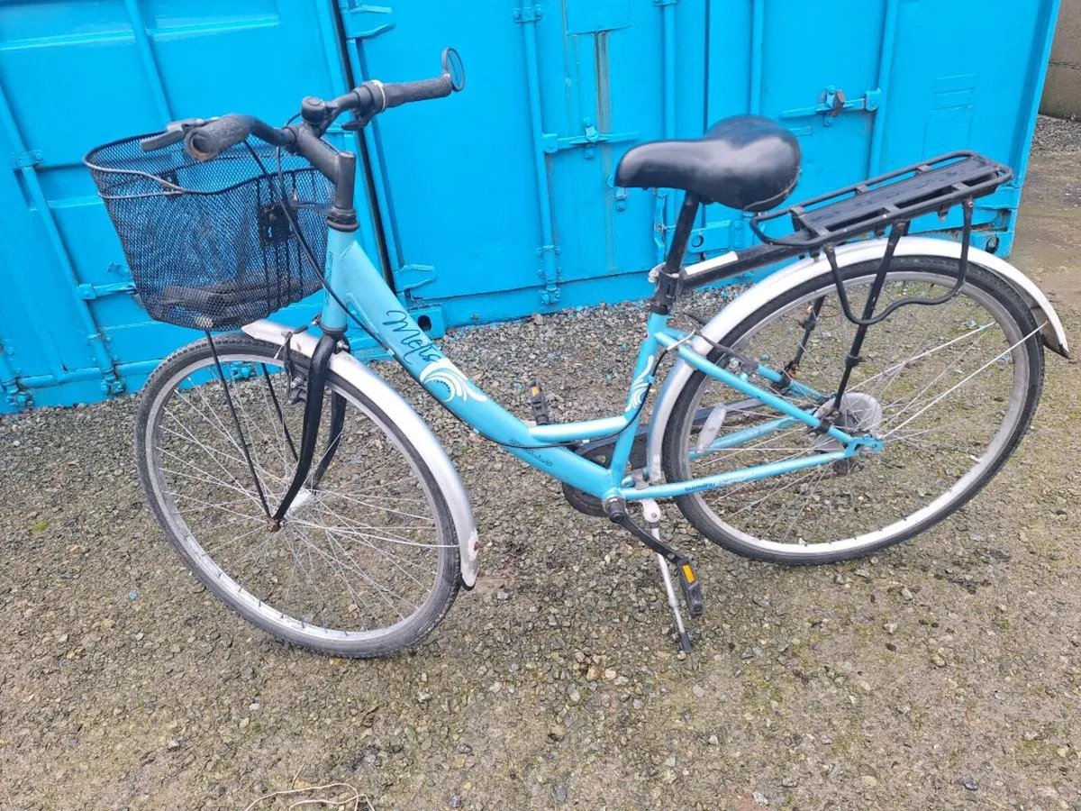 Ladies bicycle - Image 4