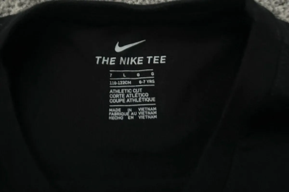 Nike kids long sleeve top - Image 3