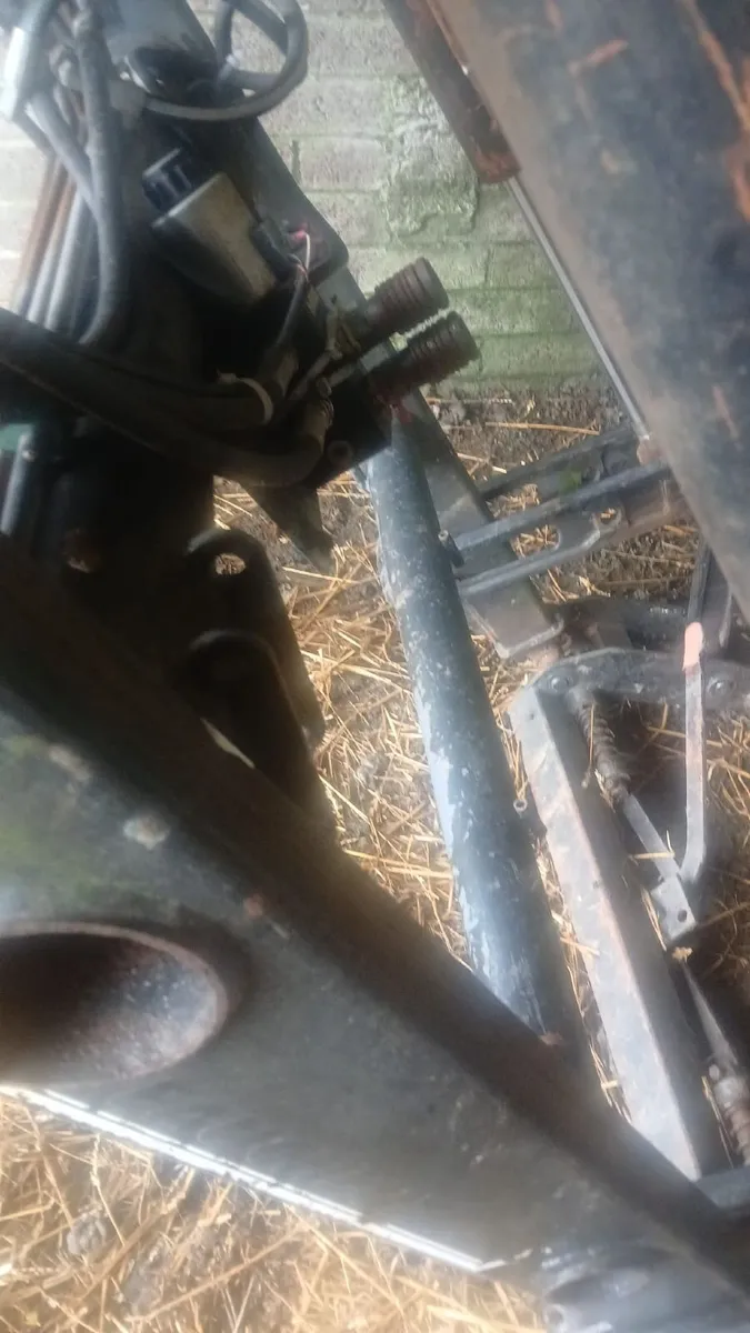 Front loader - Image 4