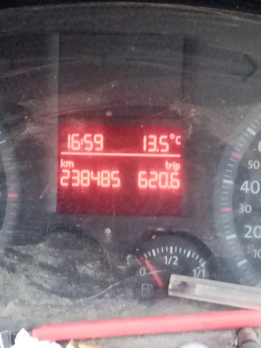 Volkswagen Caddy 2006 - Image 2