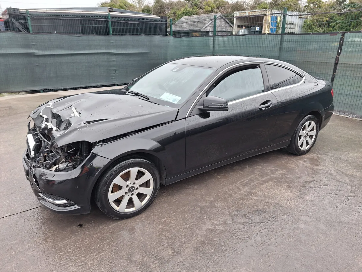 152 Mercedes C-Class Automatic - Image 2