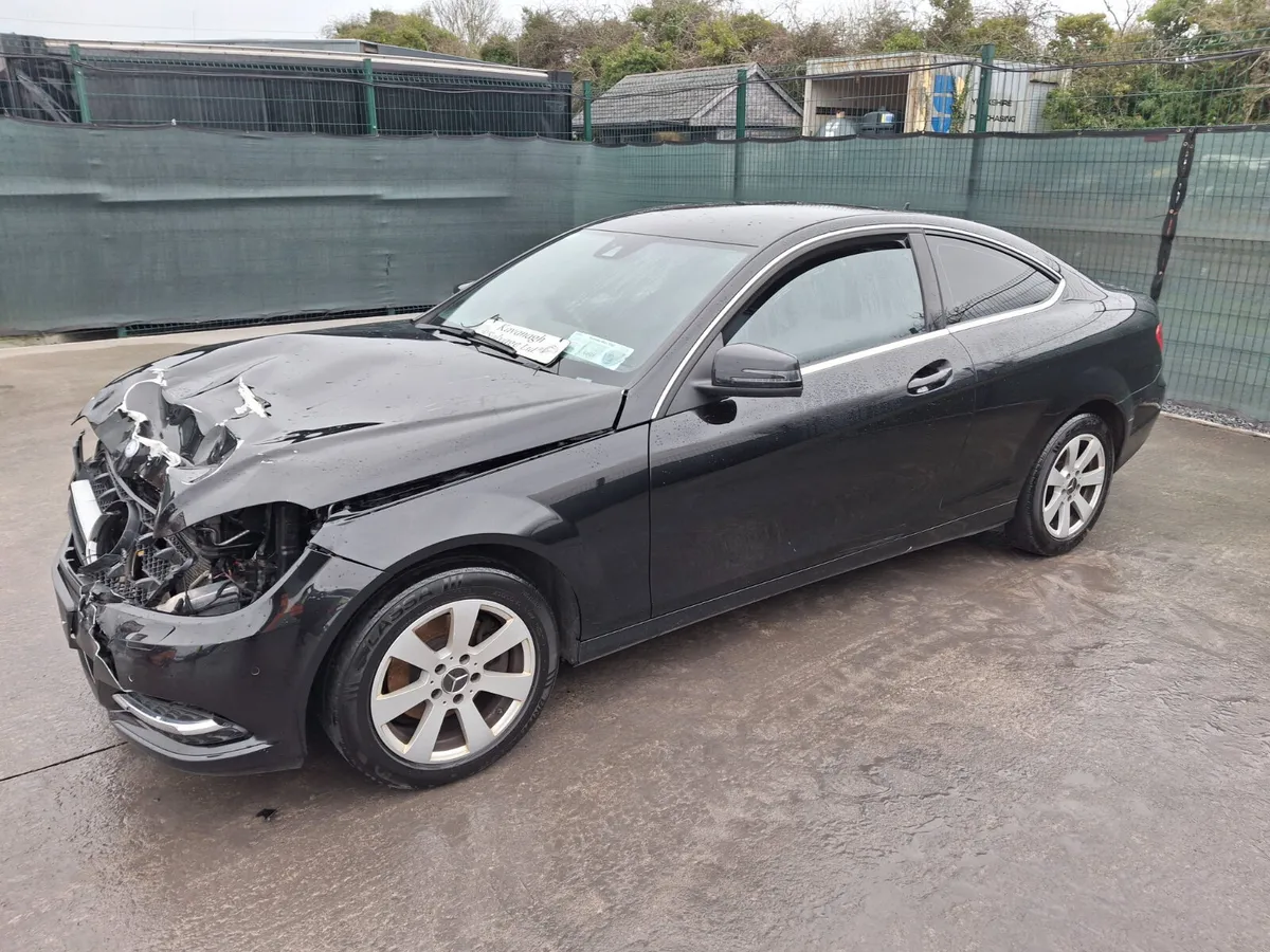 152 Mercedes C-Class Automatic - Image 3