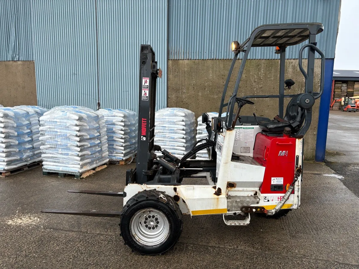 2013 Moffett Mounty M8 25.3 Forklift - Image 2