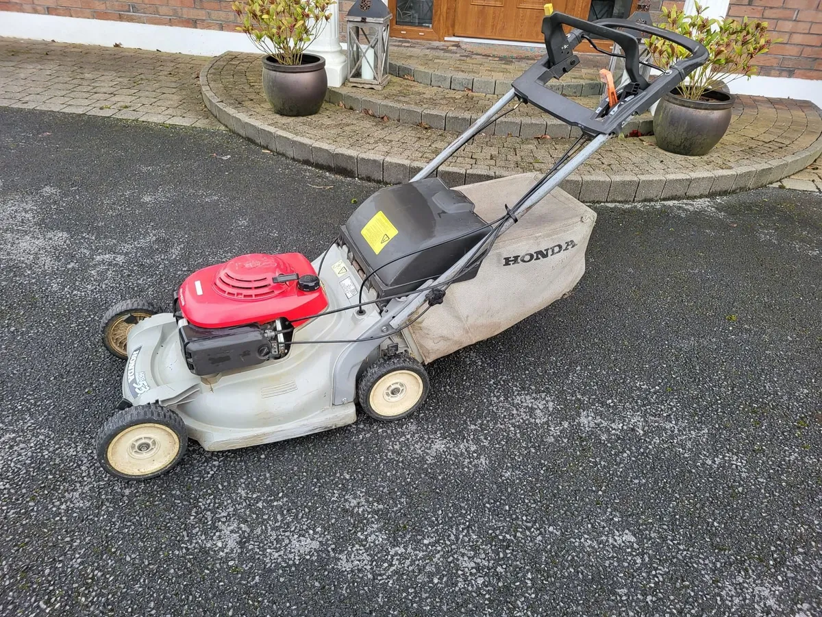 Honda HRB 535 Lawnmower - Image 4