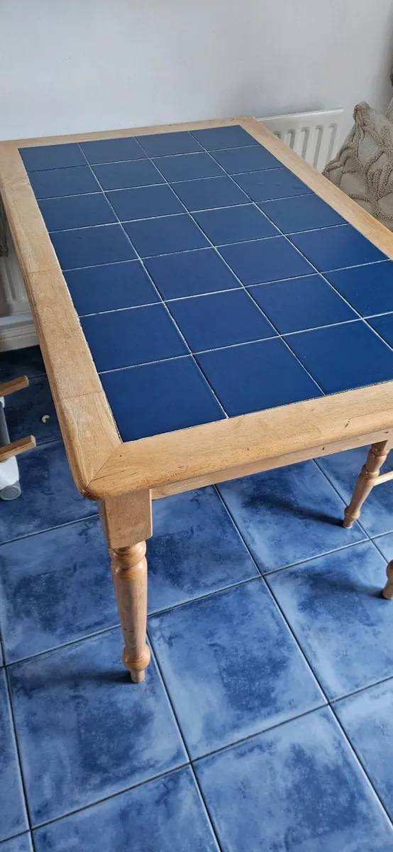 Table for free - Image 1