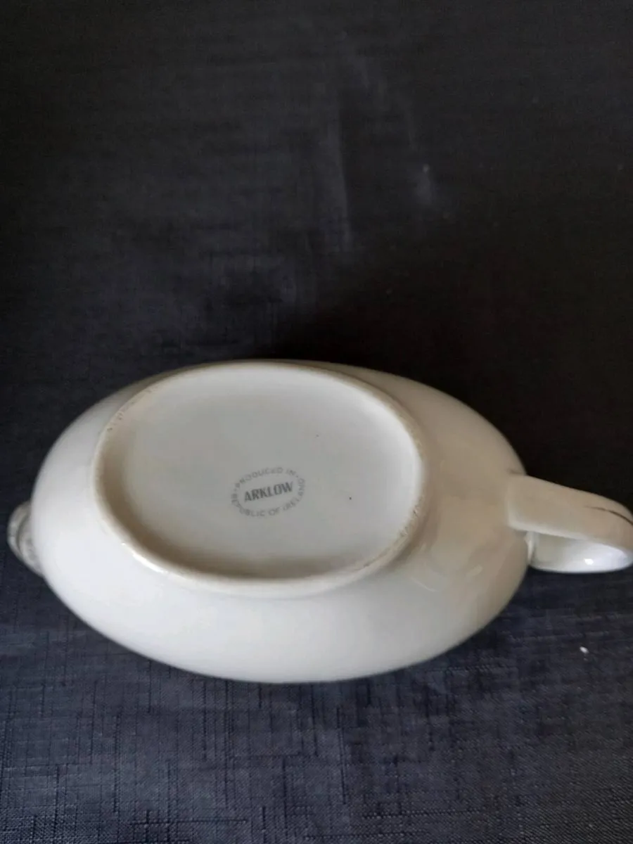 6 Soup Bowl's & Gravy Jug - Image 4