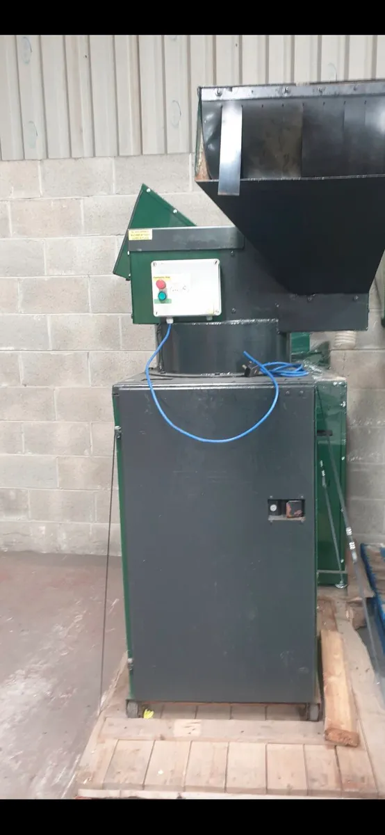 Glass bottle crusher compactor baler - Image 1