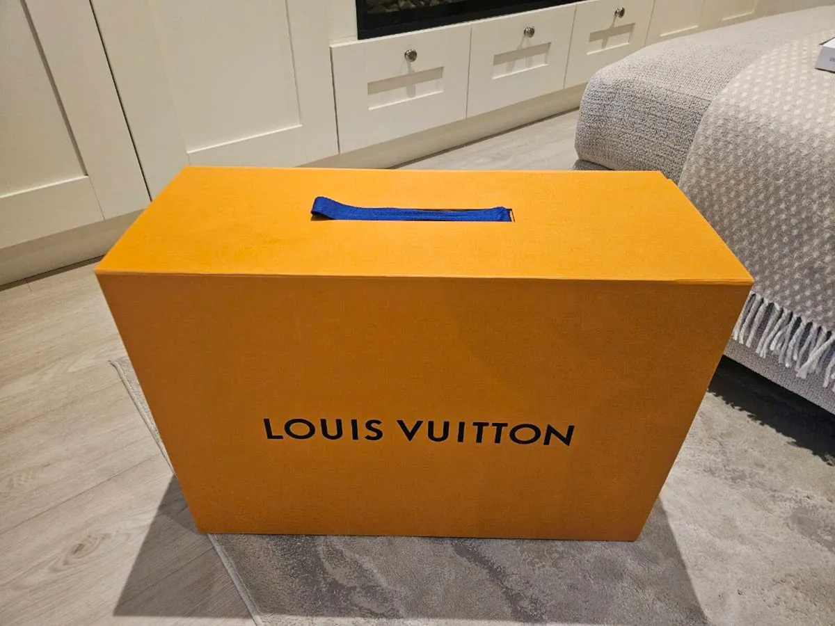 LOUIS VUITTON Box - Paris - Image 1