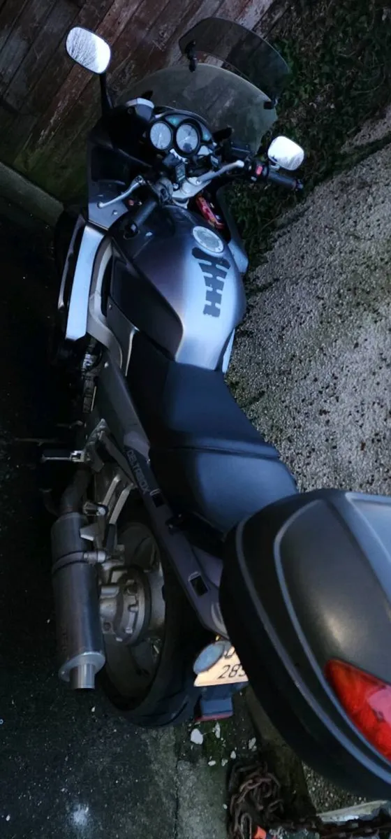 Yamaha FJR 1300 damaged engine - Image 3