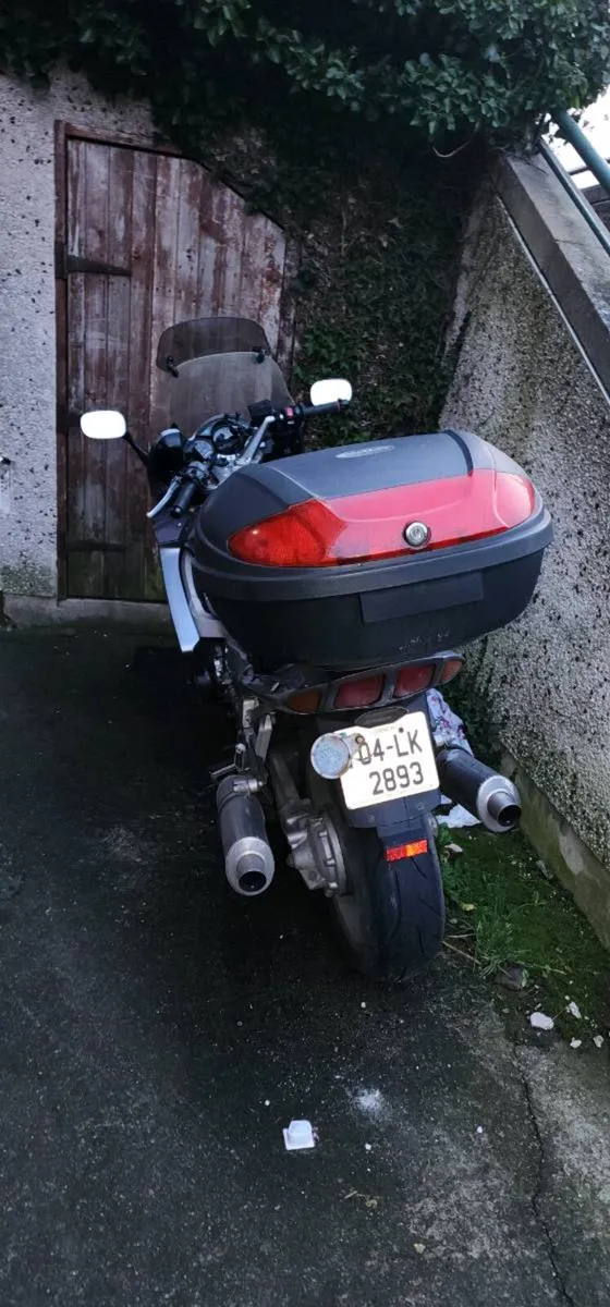 Yamaha FJR 1300 damaged engine - Image 4