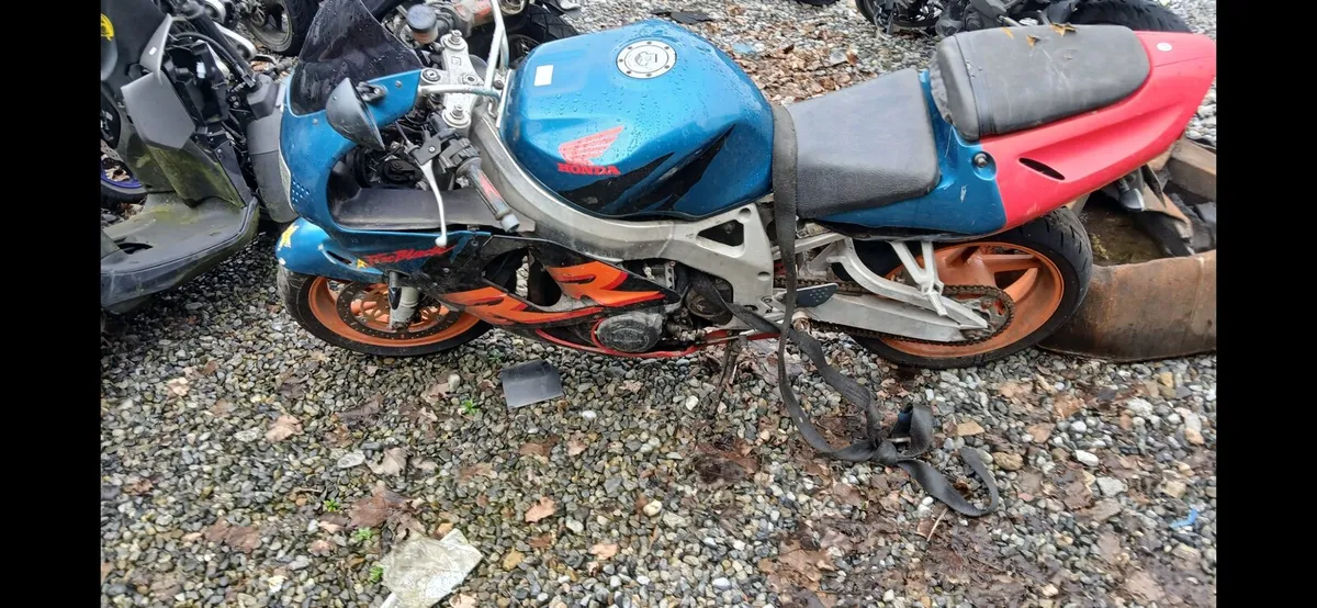 Honda Cbr 900rr - Image 3