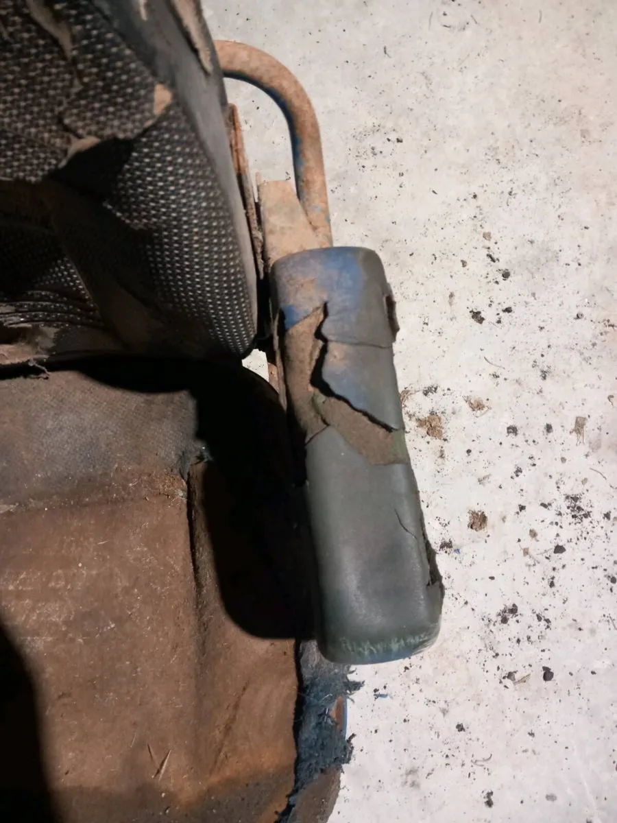 Bostrom kab 301 ford seat - Image 3