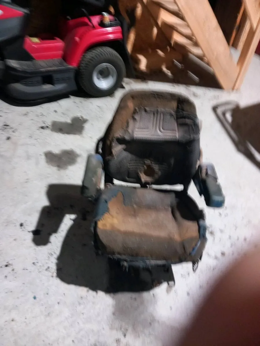 Bostrom kab 301 ford seat - Image 1