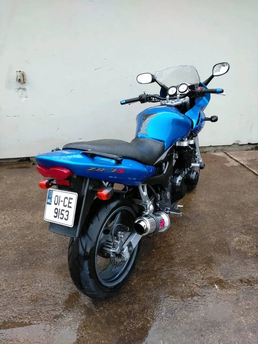 2001 Kawasaki ZR-7S - Image 3