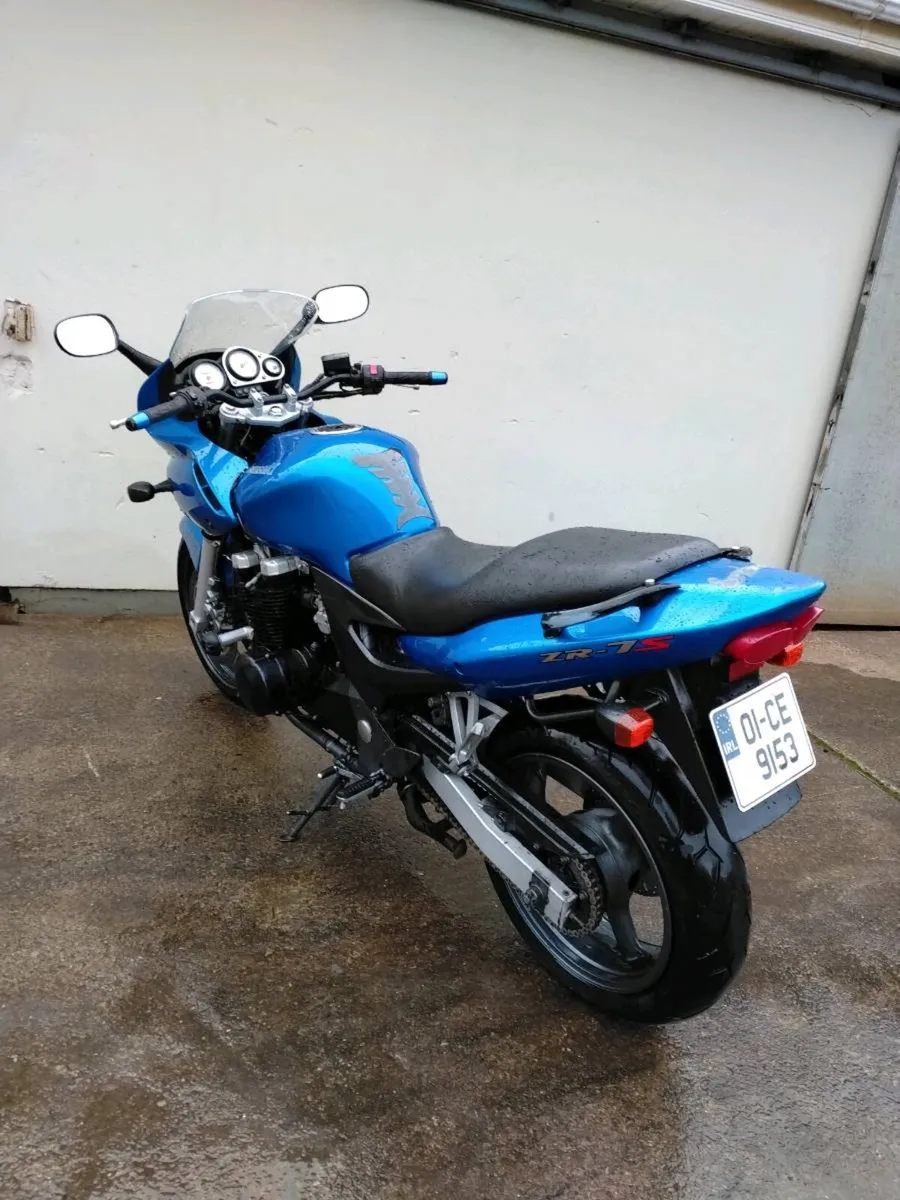 2001 Kawasaki ZR-7S - Image 4