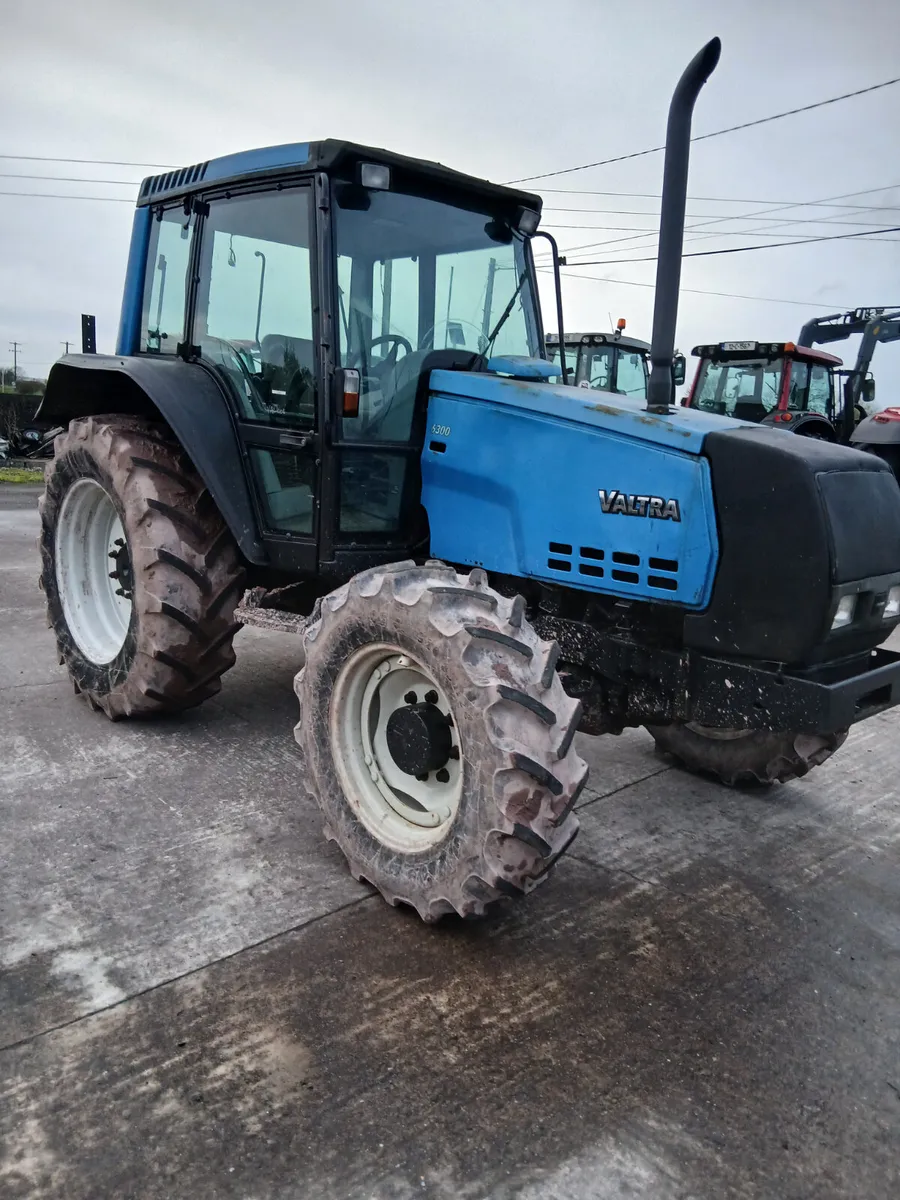 Valtra 6300 - Image 2