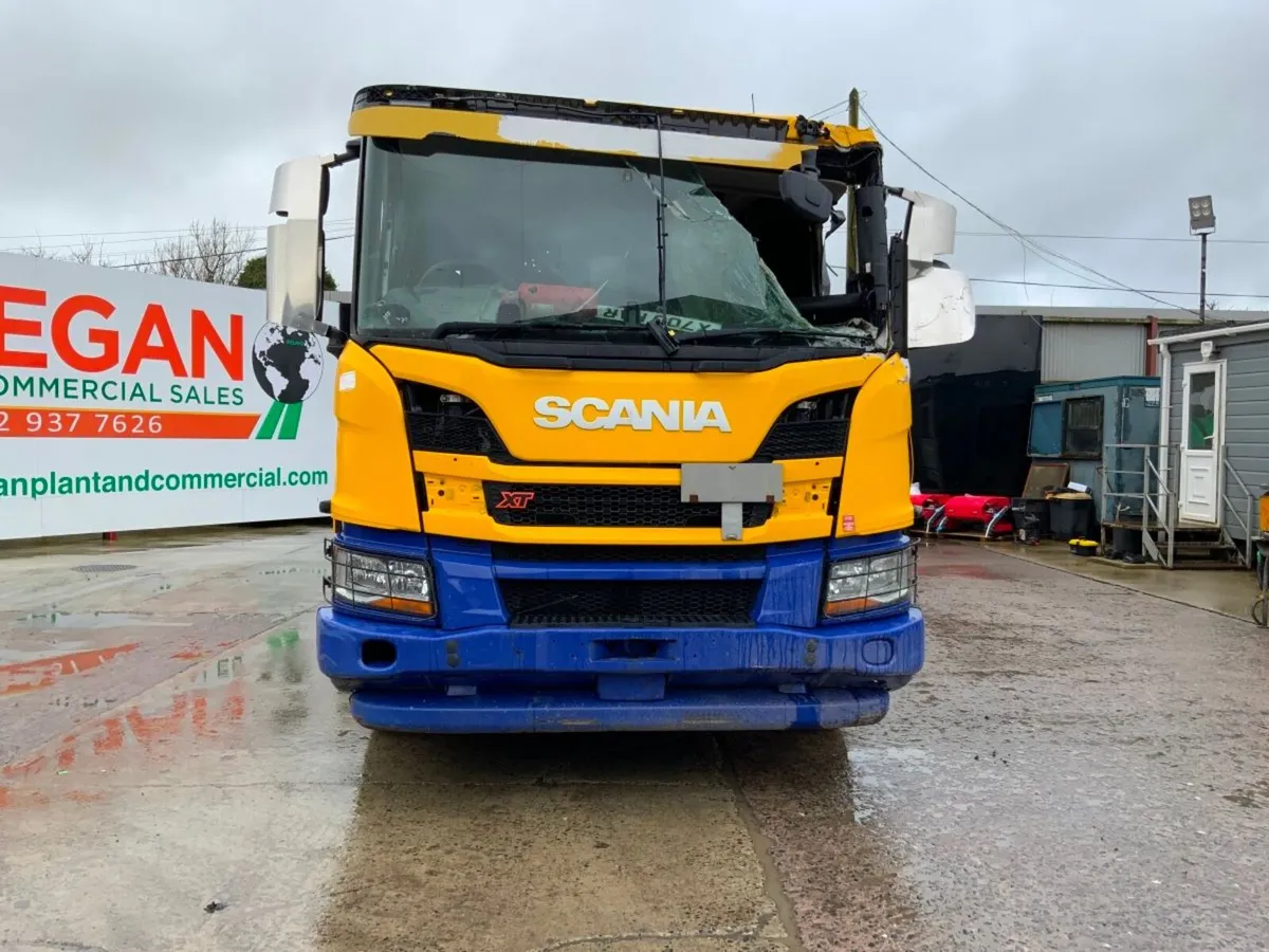 Scania P-Series 6 x 4 NEXT GEN p320 FUEL TANKER PA - Image 3