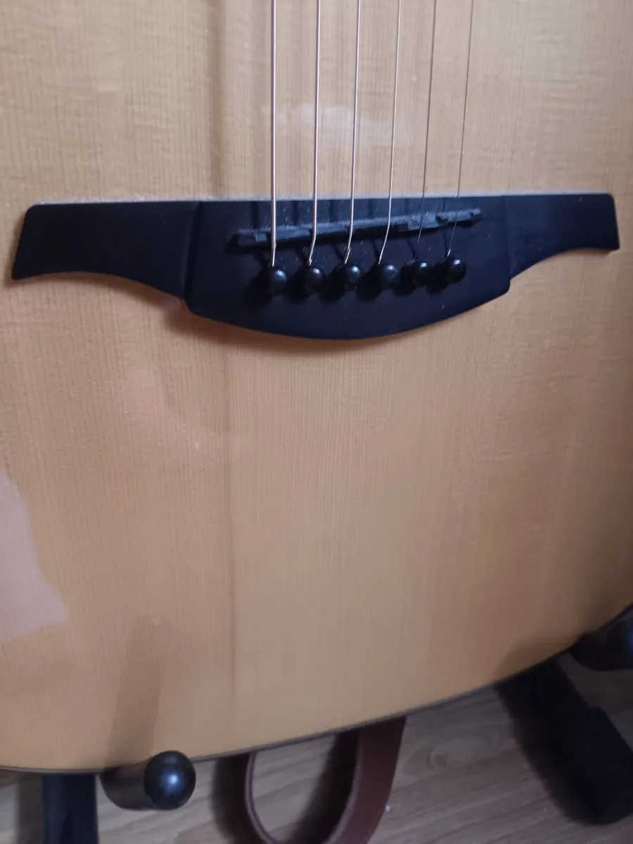 Acoustic guitar - Image 3