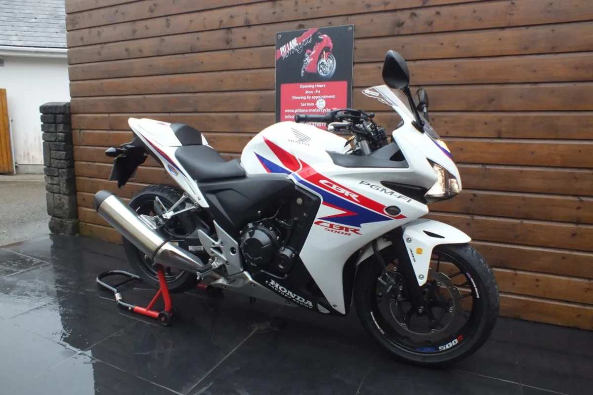 2013 Honda CBR500R (Only 2k miles, STUNNING) - Image 4