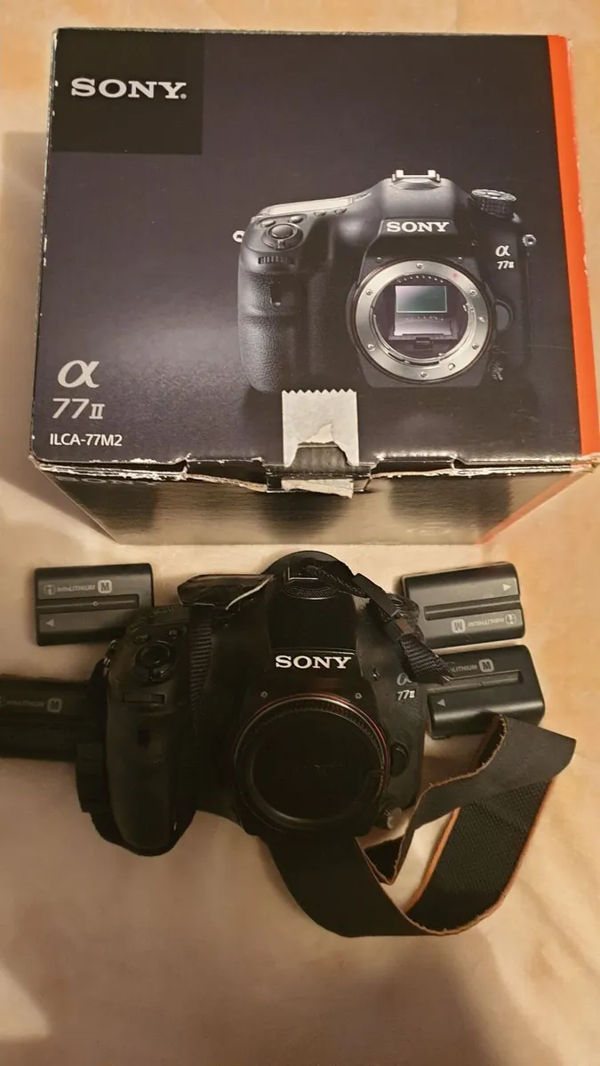 SONY CAMERA ALPHA 77 II - Image 1