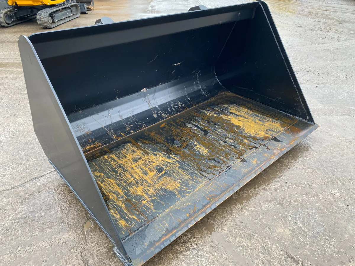 Titus 7.6ft Grain Bucket on Q-Fit - Image 2