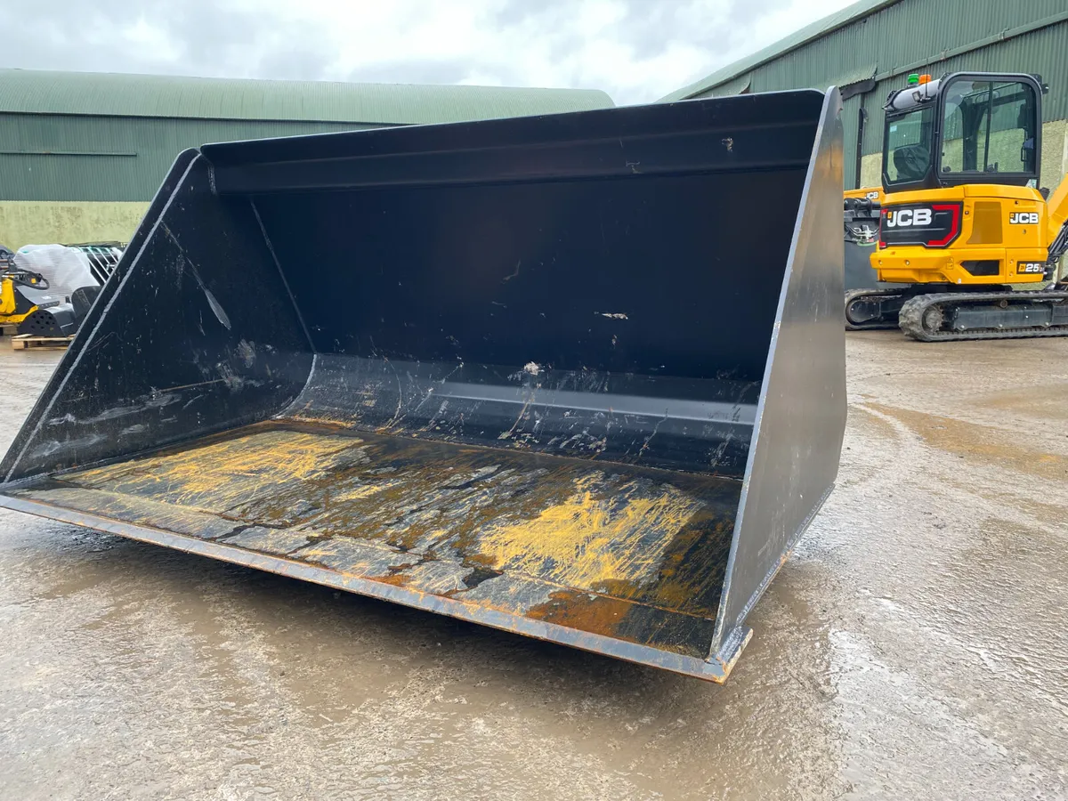 Titus 7.6ft Grain Bucket on Q-Fit - Image 1