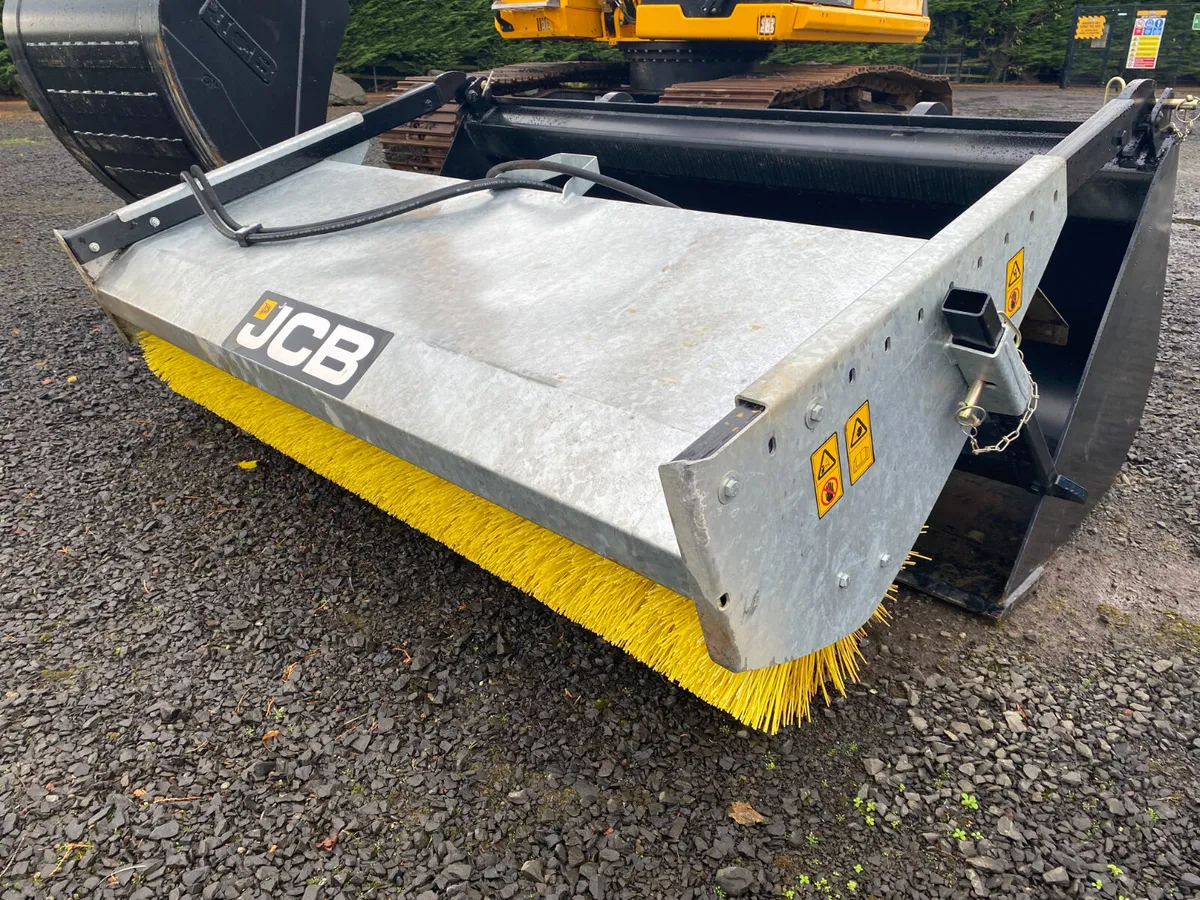 JCB Bucket Brush with Bucket on Q-Fit - Image 1