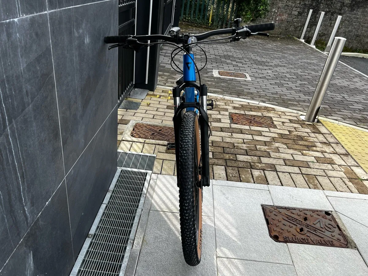 Bike Giant - Image 1