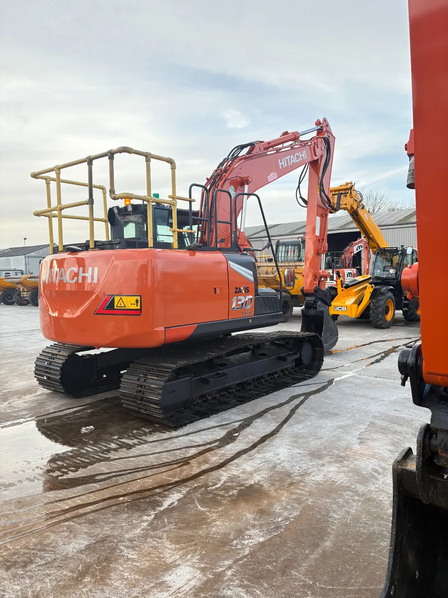 HITACHI ZX130-7 - Image 3
