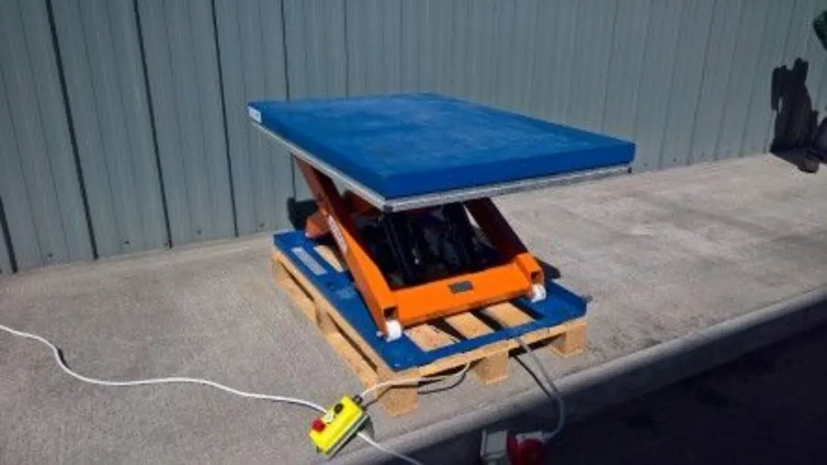 Pallet lifting table - Image 2