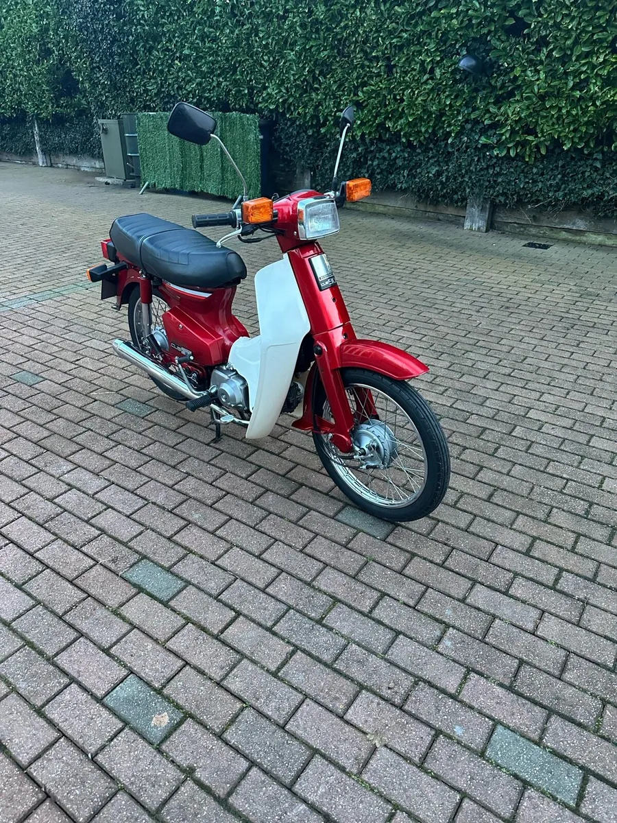 1987 honda C90 Cub - Image 2