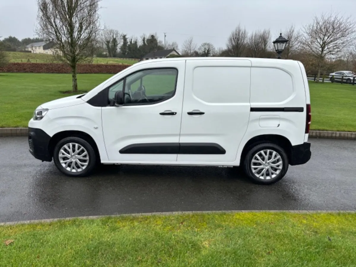 Citroen Berlingo 2022 - Image 4