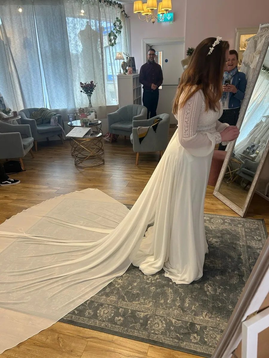 Rosa Clará Wedding Dress - Image 4