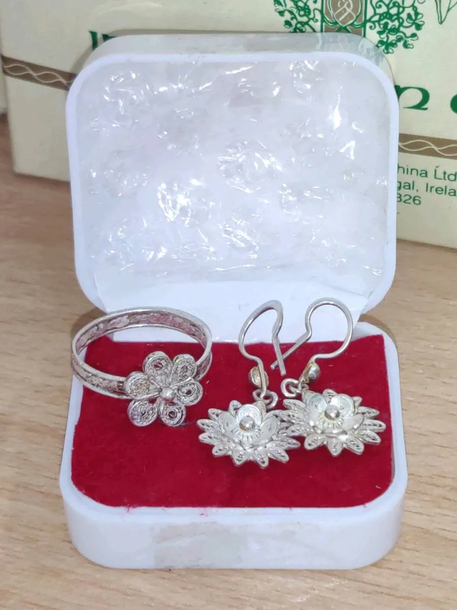 RARE DAISY STYLE 925 Silver Matching Jewellery Set - Image 1