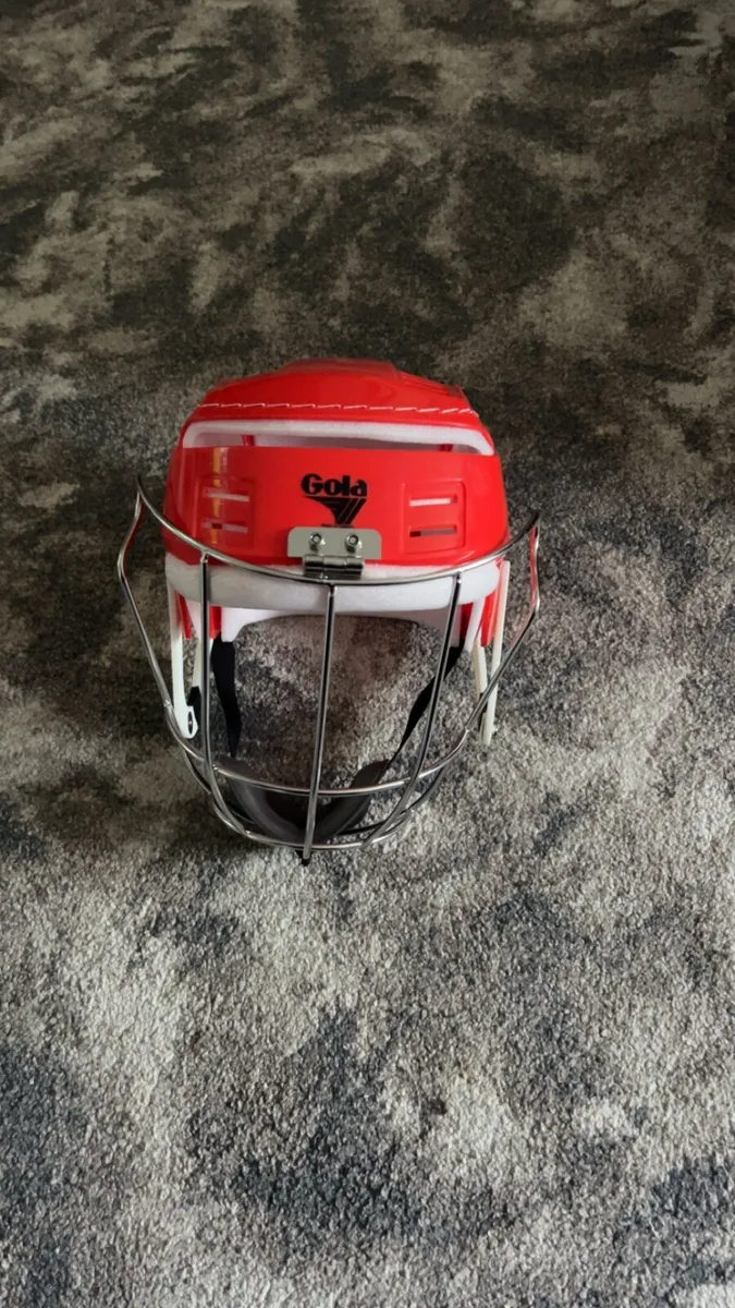 Red gola helmet - Image 1