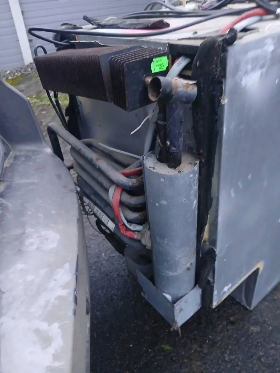 Dometic RM7371 fridge (Faulty) - Image 2