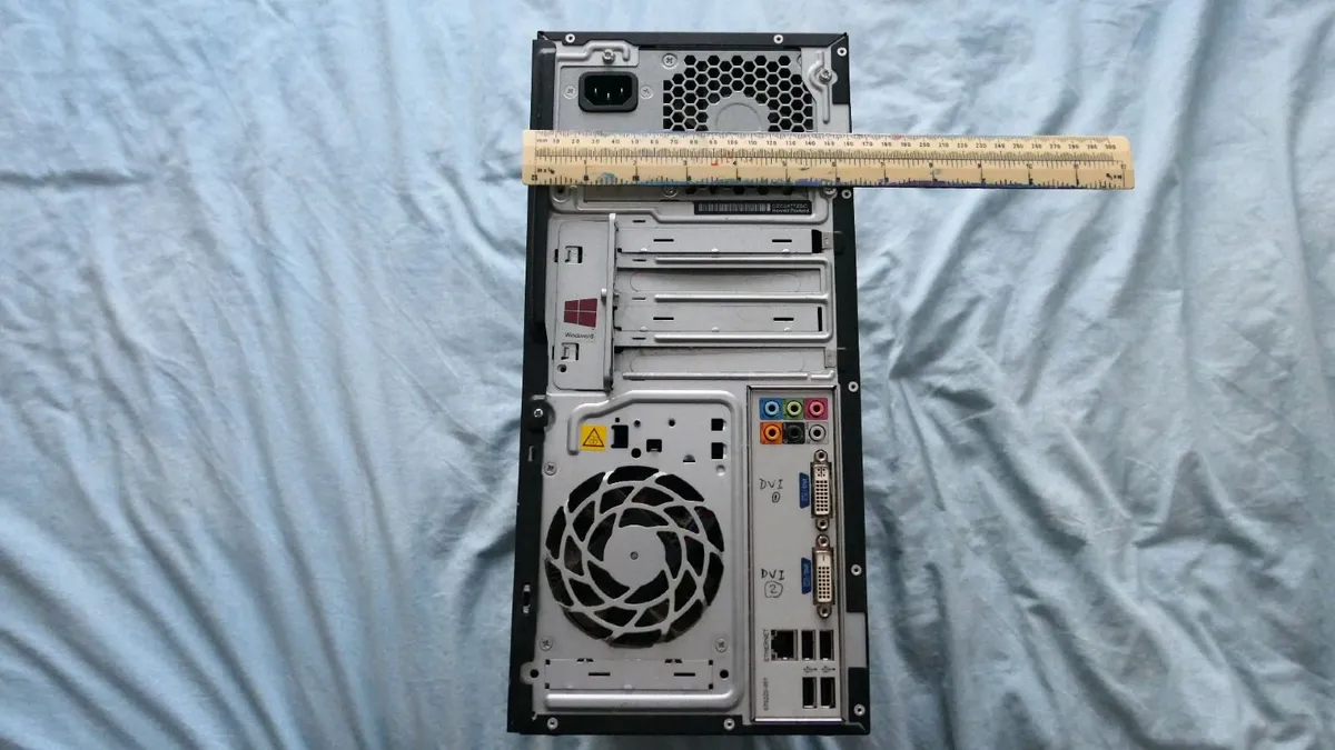 HP TOWER COMPUTER w/ keyboard + basic webcam - Image 3