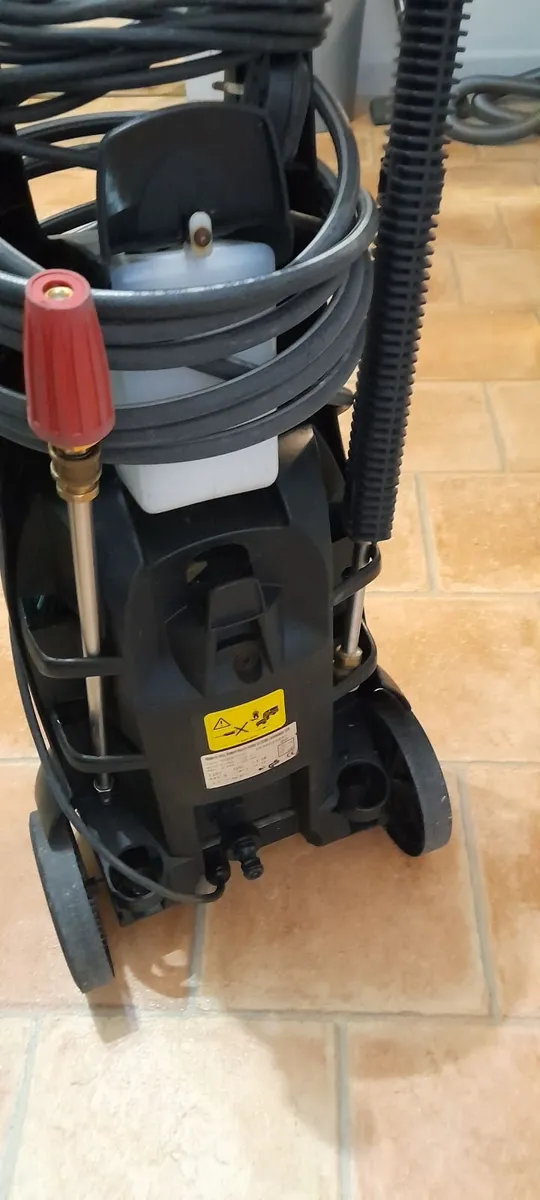 BOSCH PRESSURE WASHER - Image 2