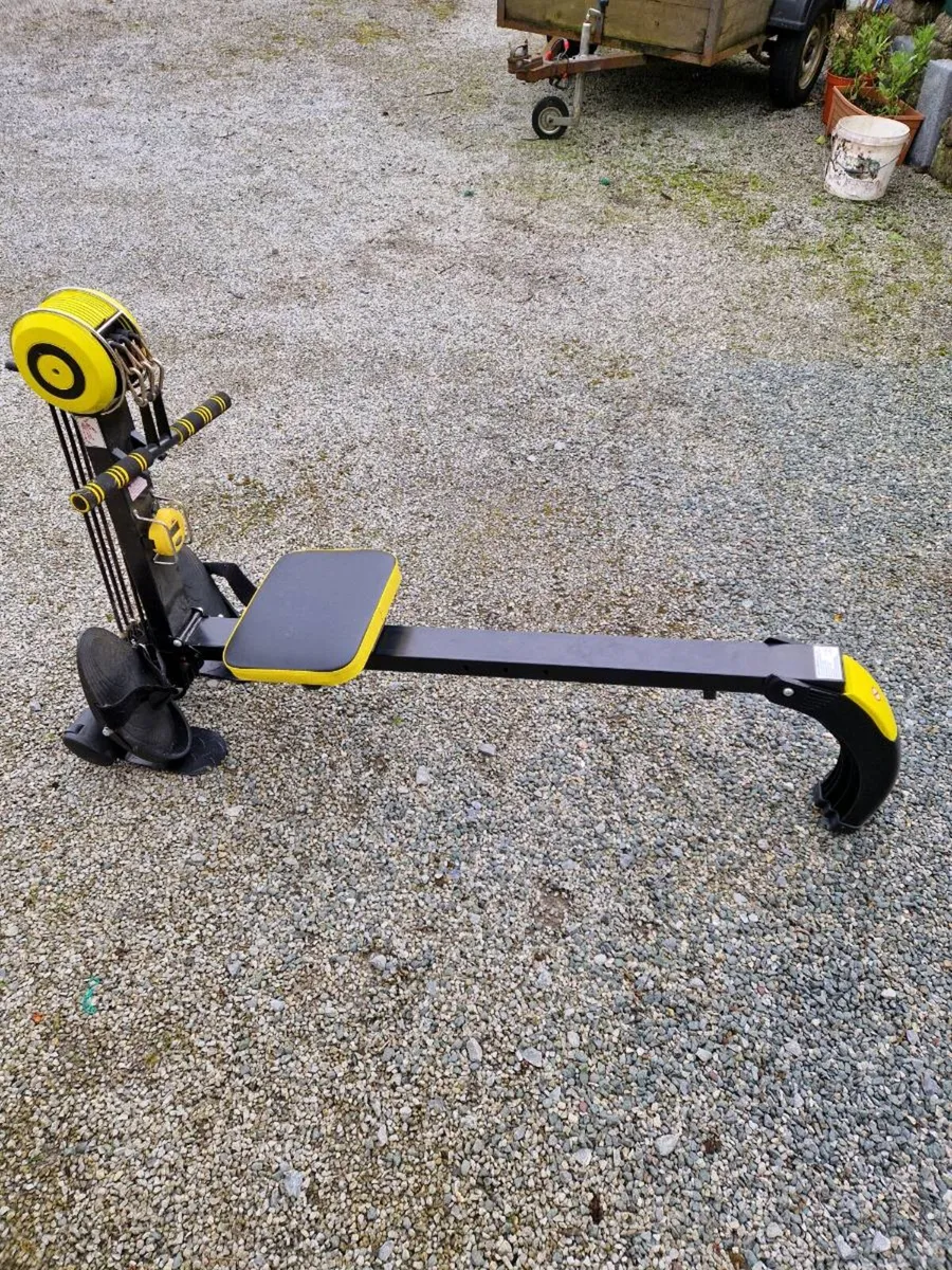 Rowing machine - Image 1