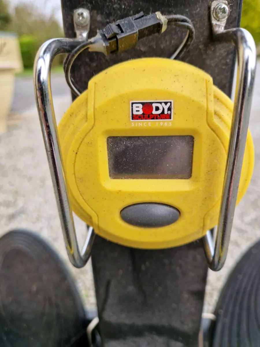 Rowing machine - Image 2