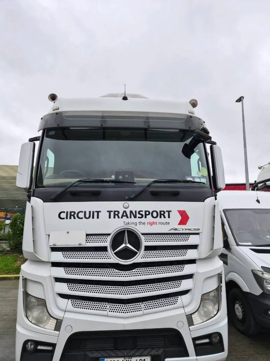 Mercedes Actros - Image 2