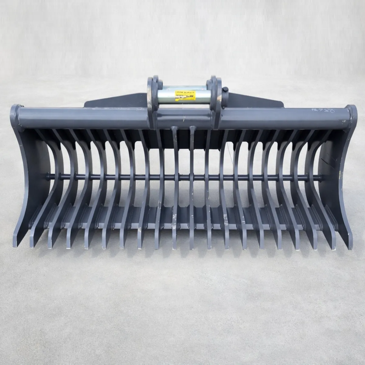 Strickland 13t HD Lawn Rake - Image 2