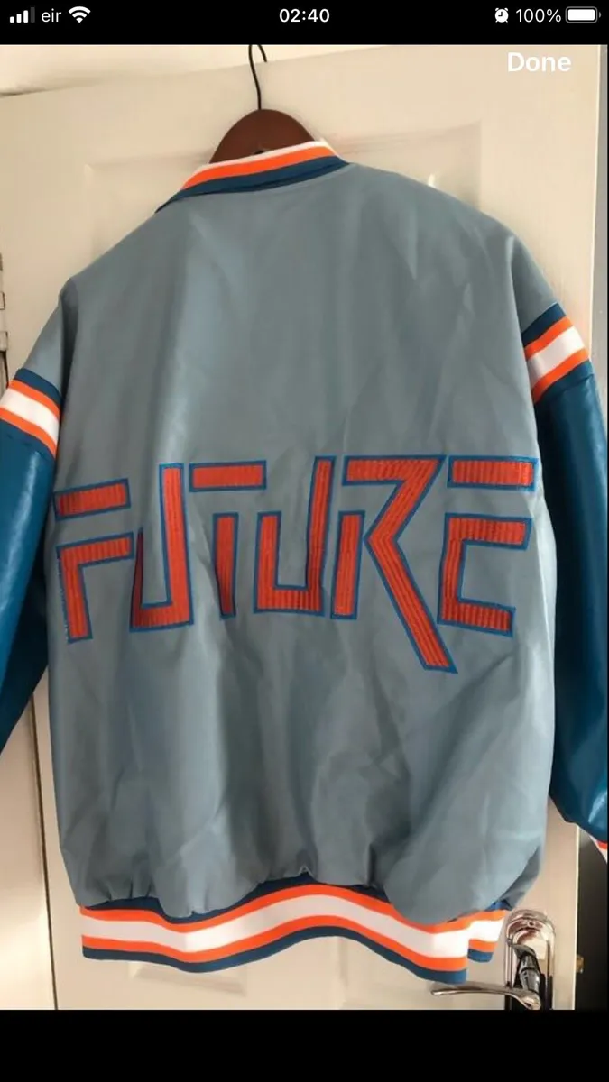 Ladies BNWT jacket size 8 €15 - Image 2