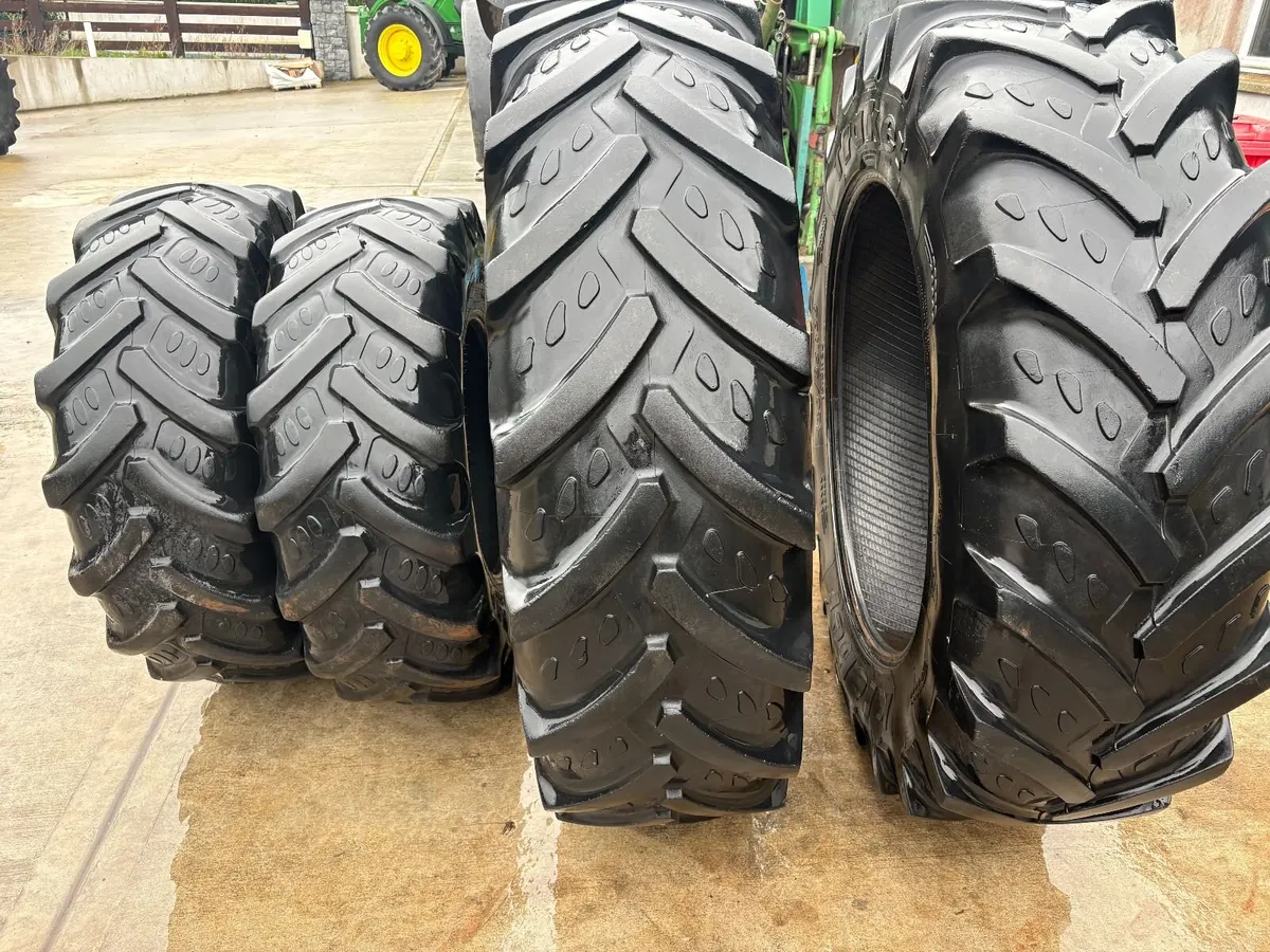 Tractor tyre set 420/85/38 & 380/85/24 - Image 1